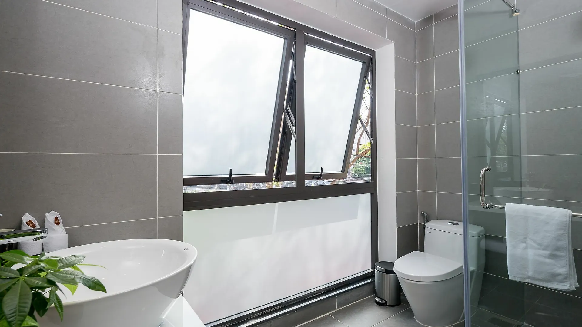 Haka Hotel & Apartment Da Nang