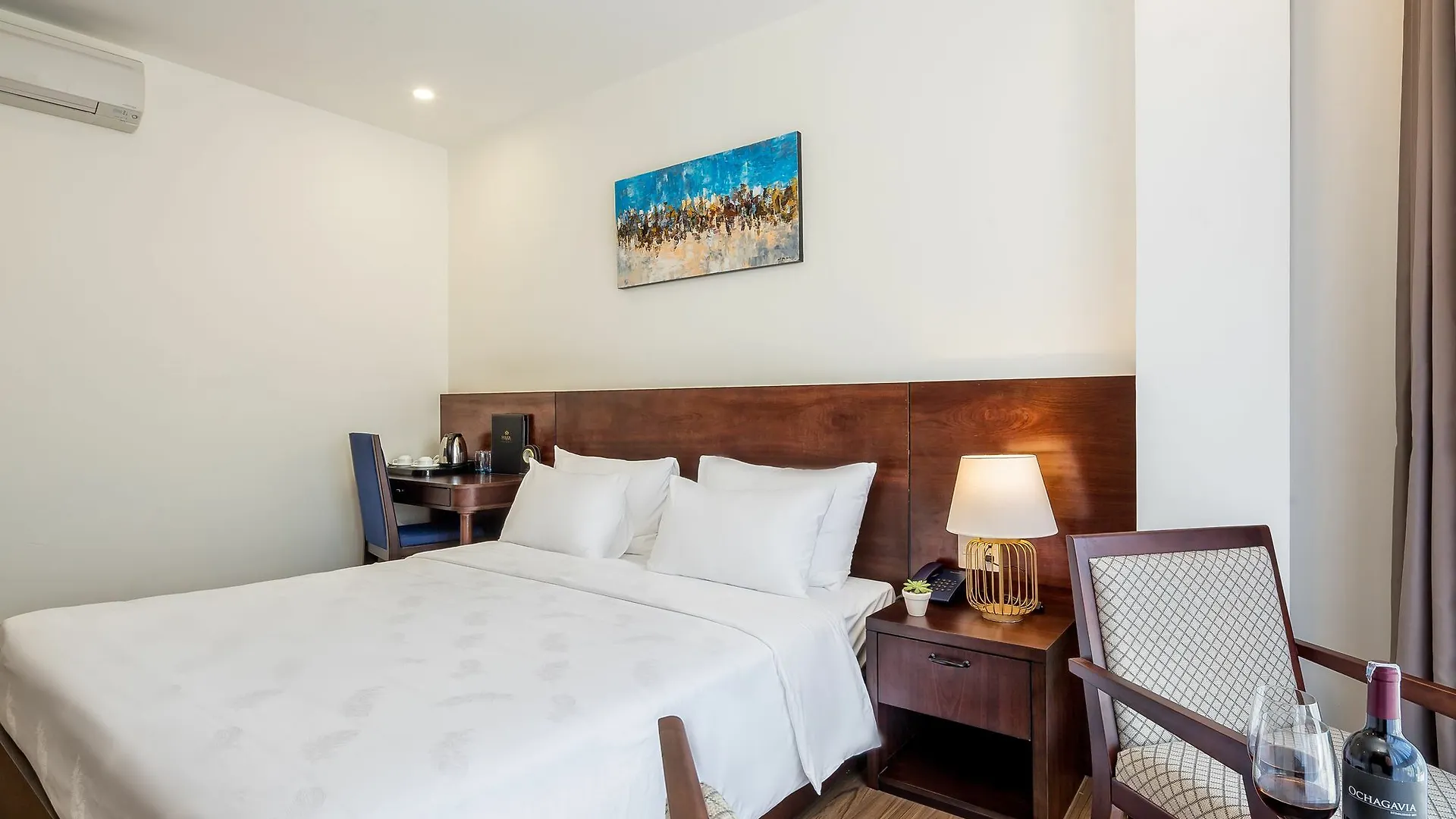 Haka Hotel & Apartment Da Nang