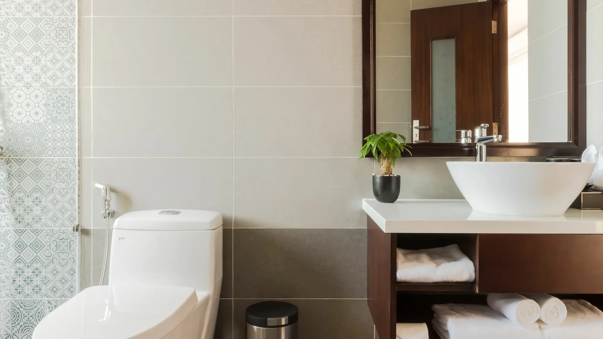 Haka Hotel & Apartment Da Nang 3*,