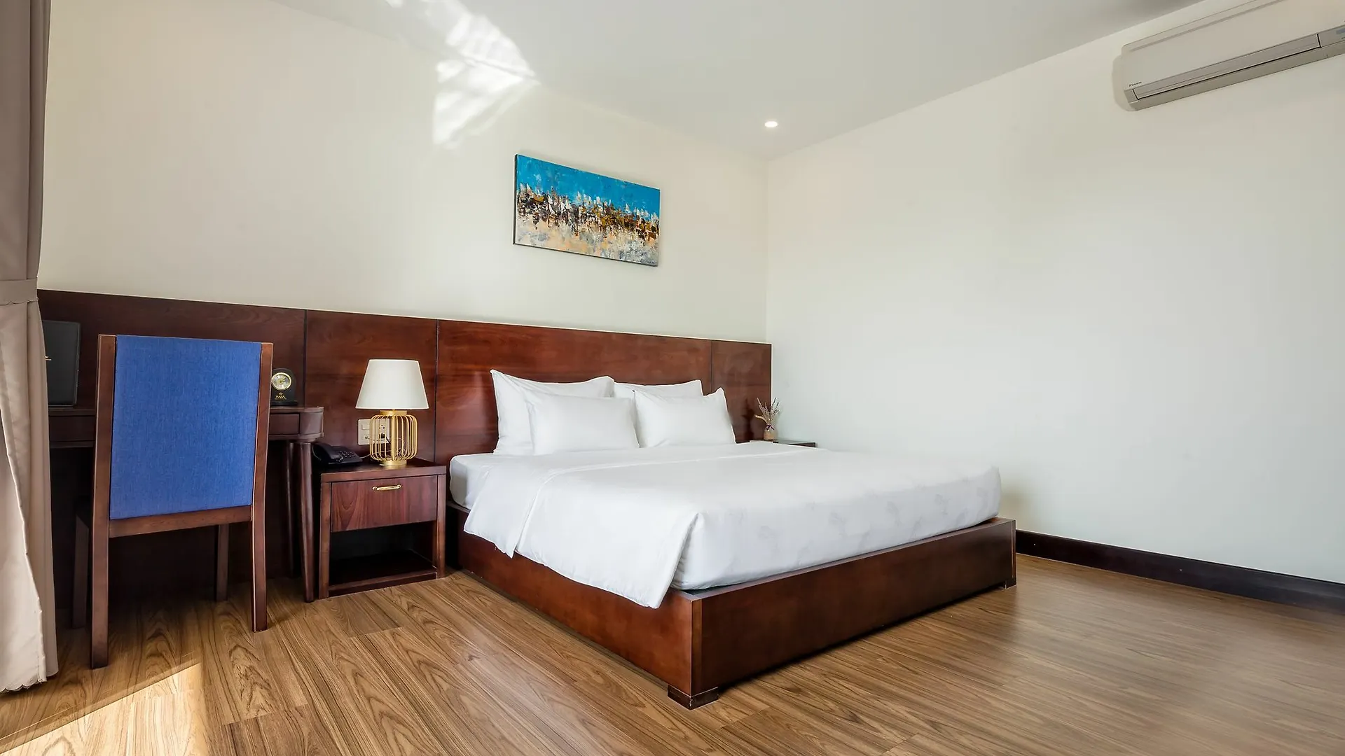 Haka Hotel & Apartment Da Nang